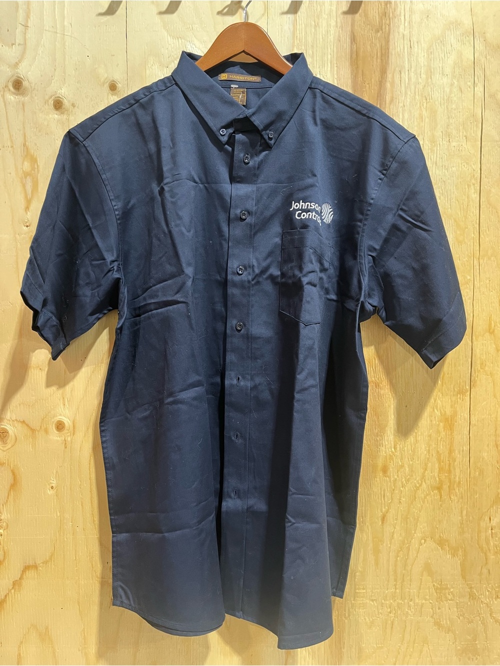 Johnson Controls Men's Navy Short-Sleeve Button-Down Work Shirt. Size XL